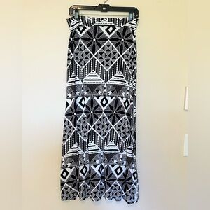 Charlotte Russe Black and White Patterned Maxi Skirt